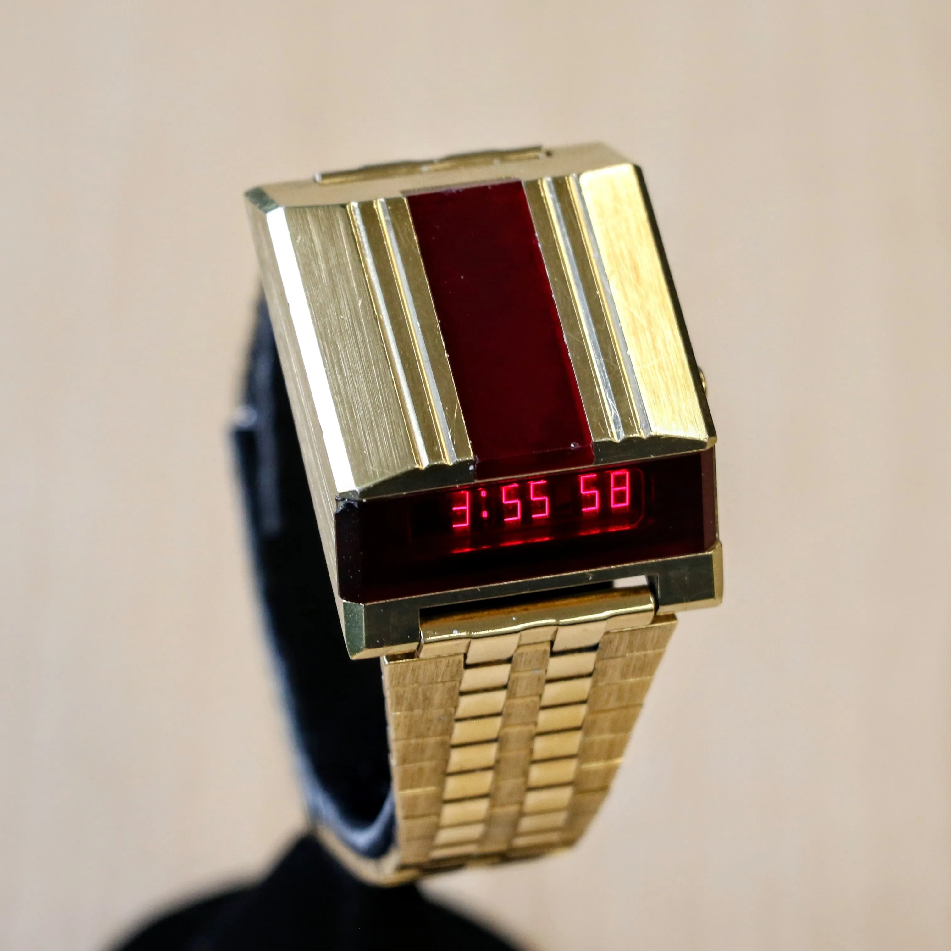 1977 BULOVA Computron Wristwatch Vintage Digital LED Watch CELL 228 - All Original