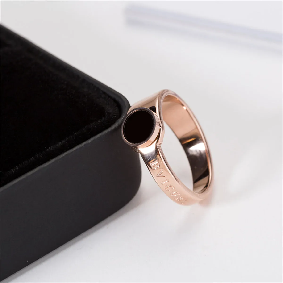 Black & 18K Rose Gold-Plated 'Bvicurl' Ring