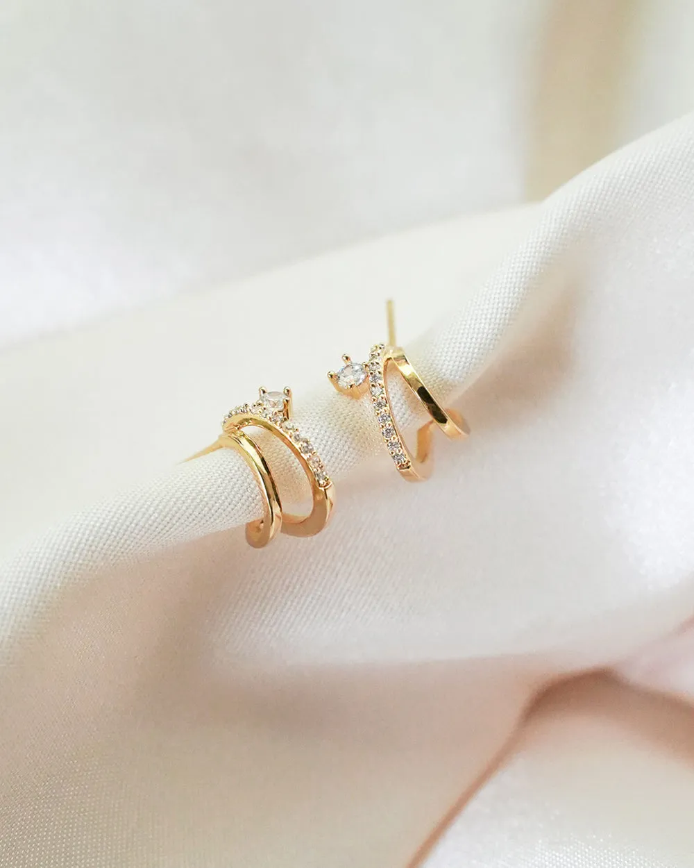 INTRIGUE Hoop Earrings in Gold