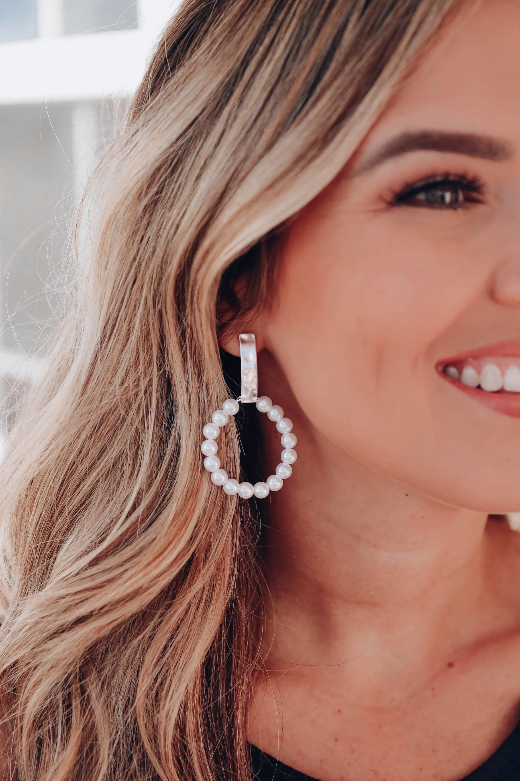 Miss Pearl Dangle Earrings