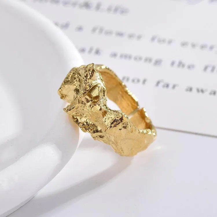 New Niche Design Pleated Irregular Ring Golden Personality Hip Hop Titanium Steel Opening Meson Factory Outlet