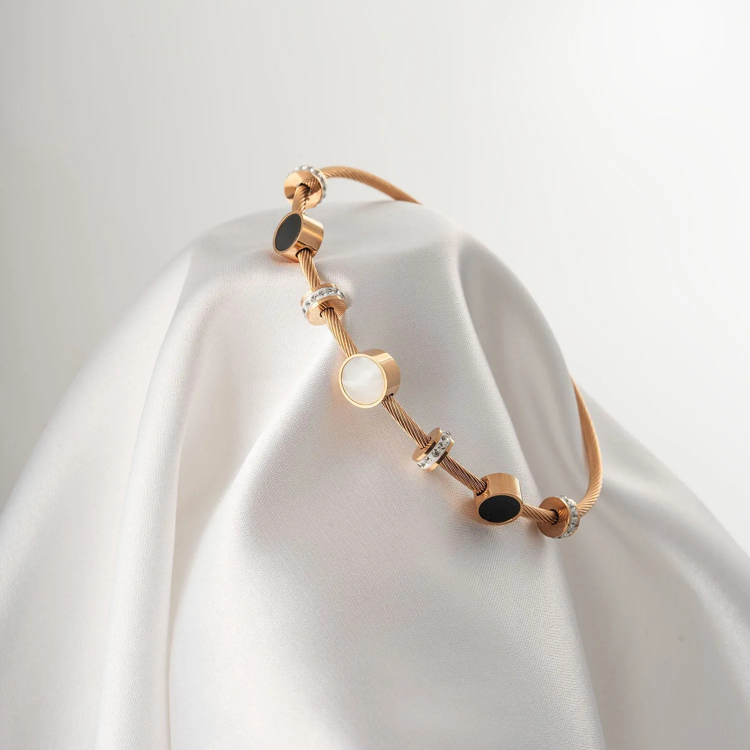 Rose Gold Mop Diamond Magnetic Bracelet