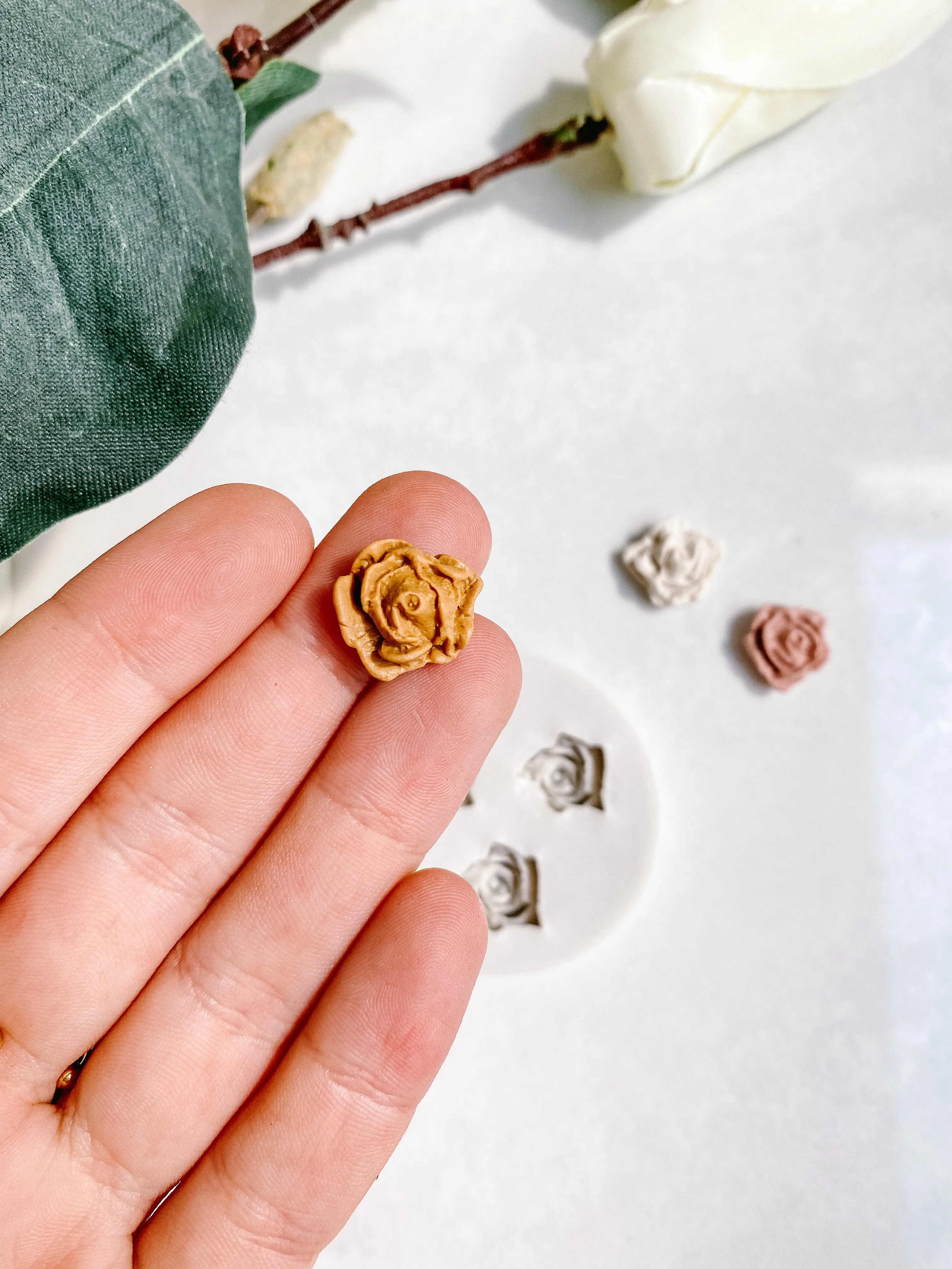 Roses Stud Mold