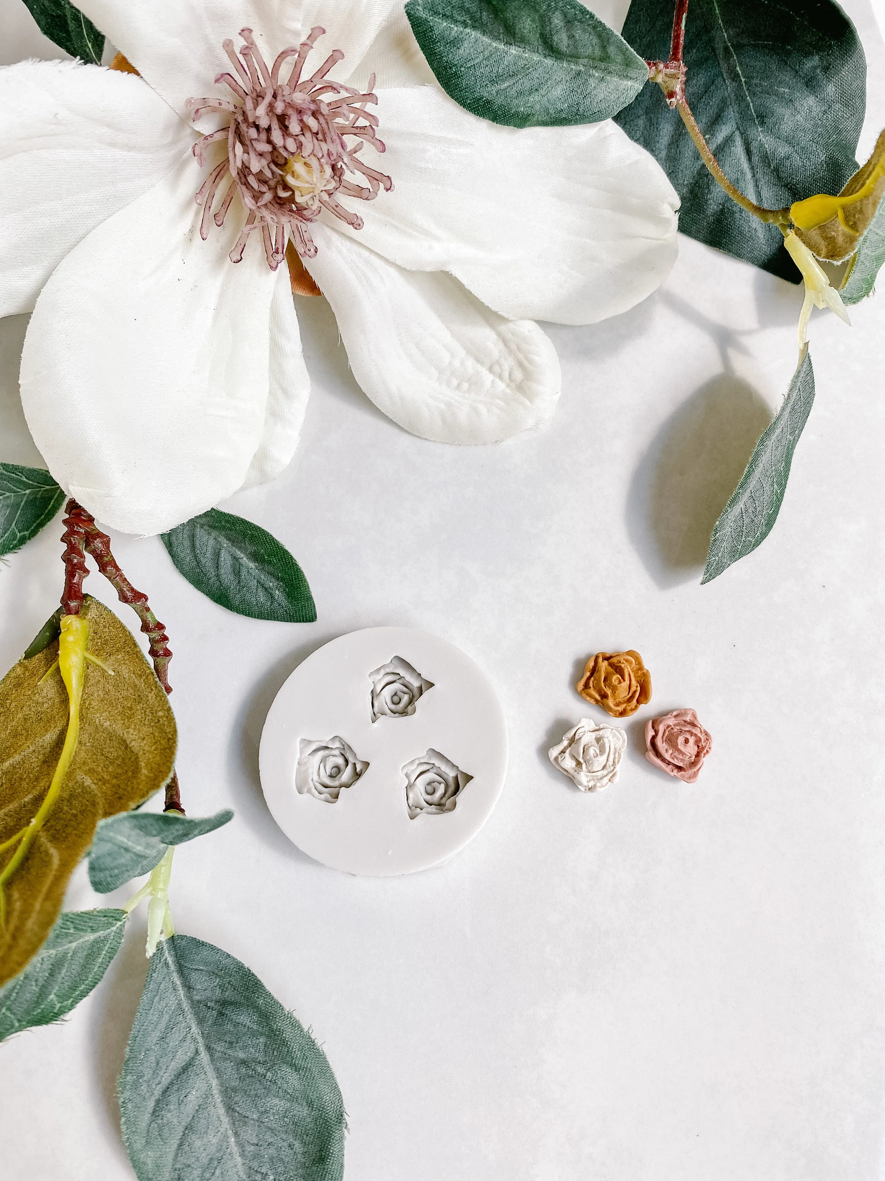 Roses Stud Mold