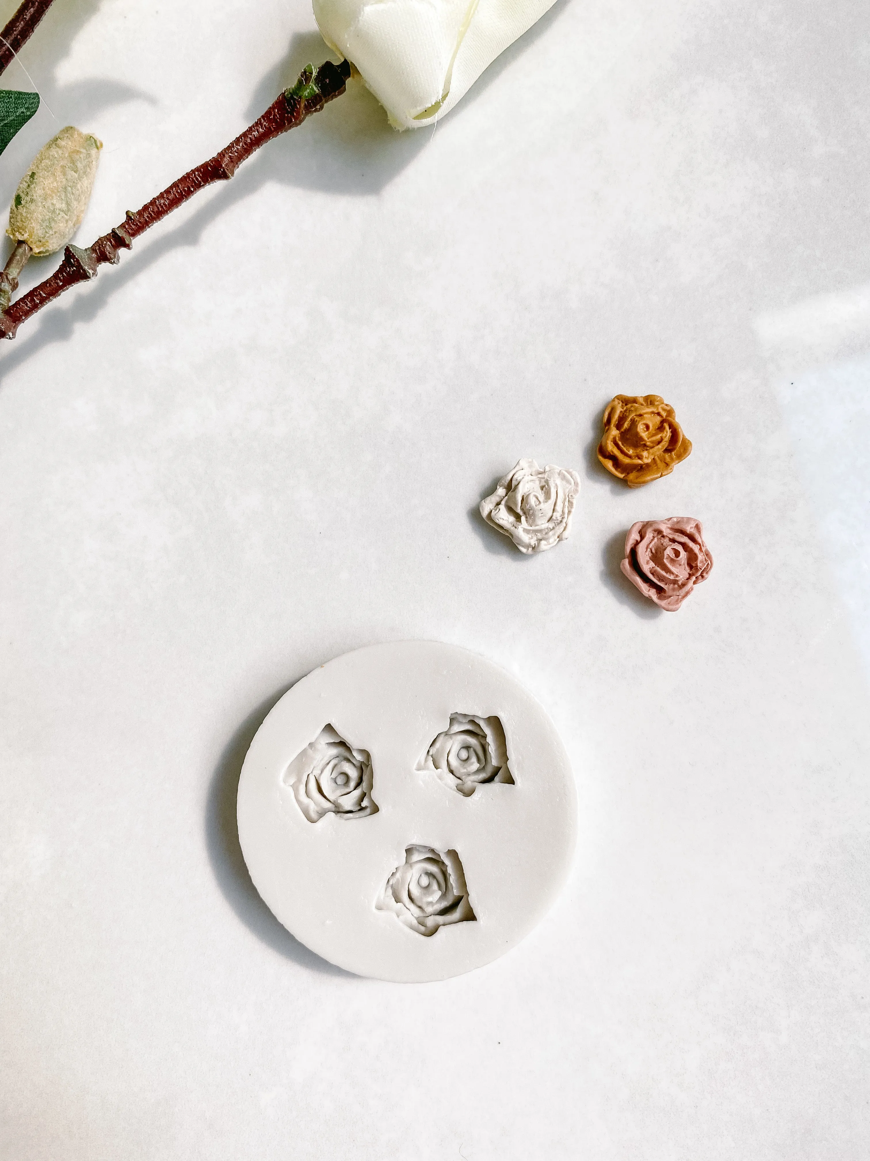 Roses Stud Mold