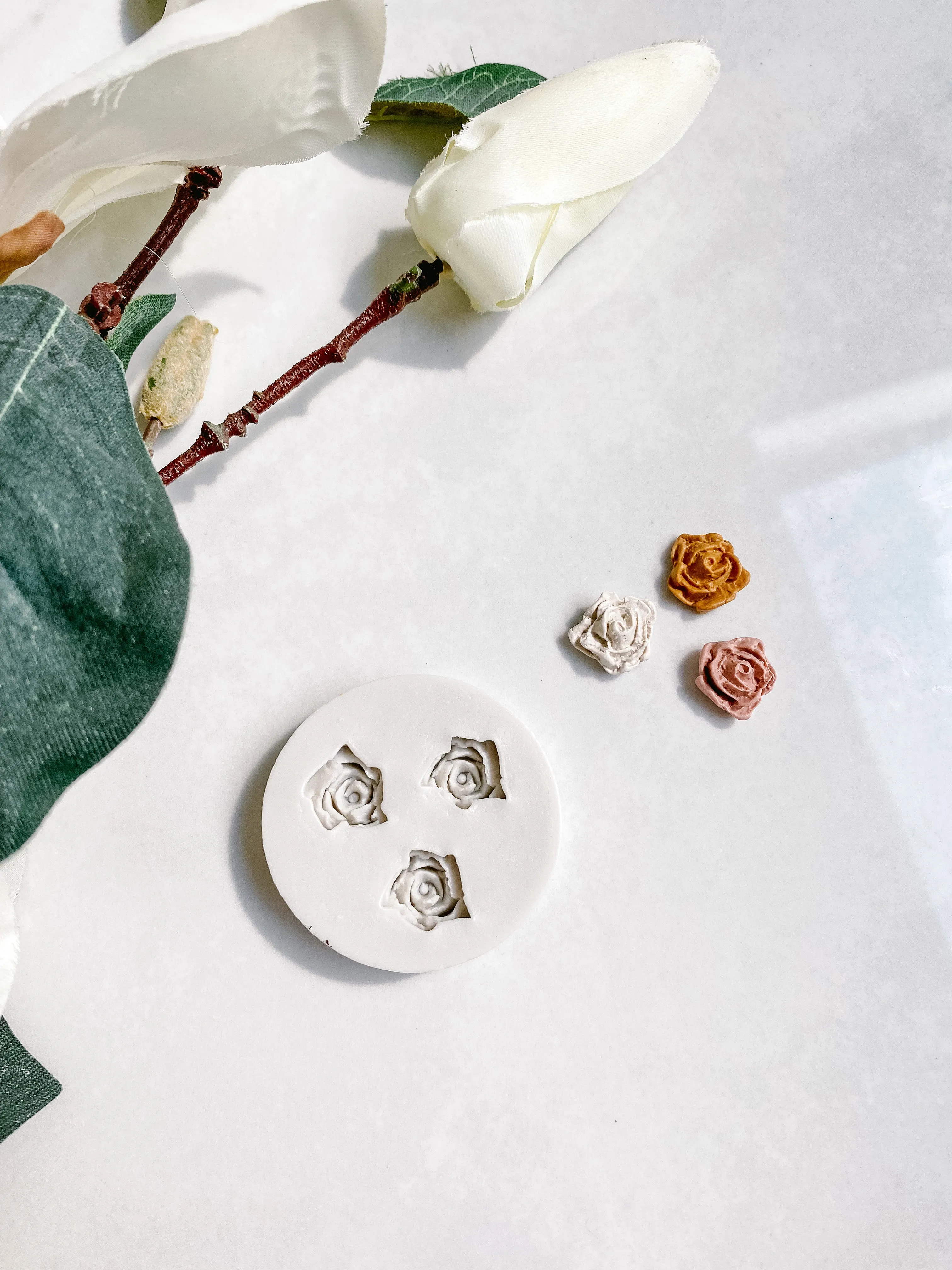 Roses Stud Mold