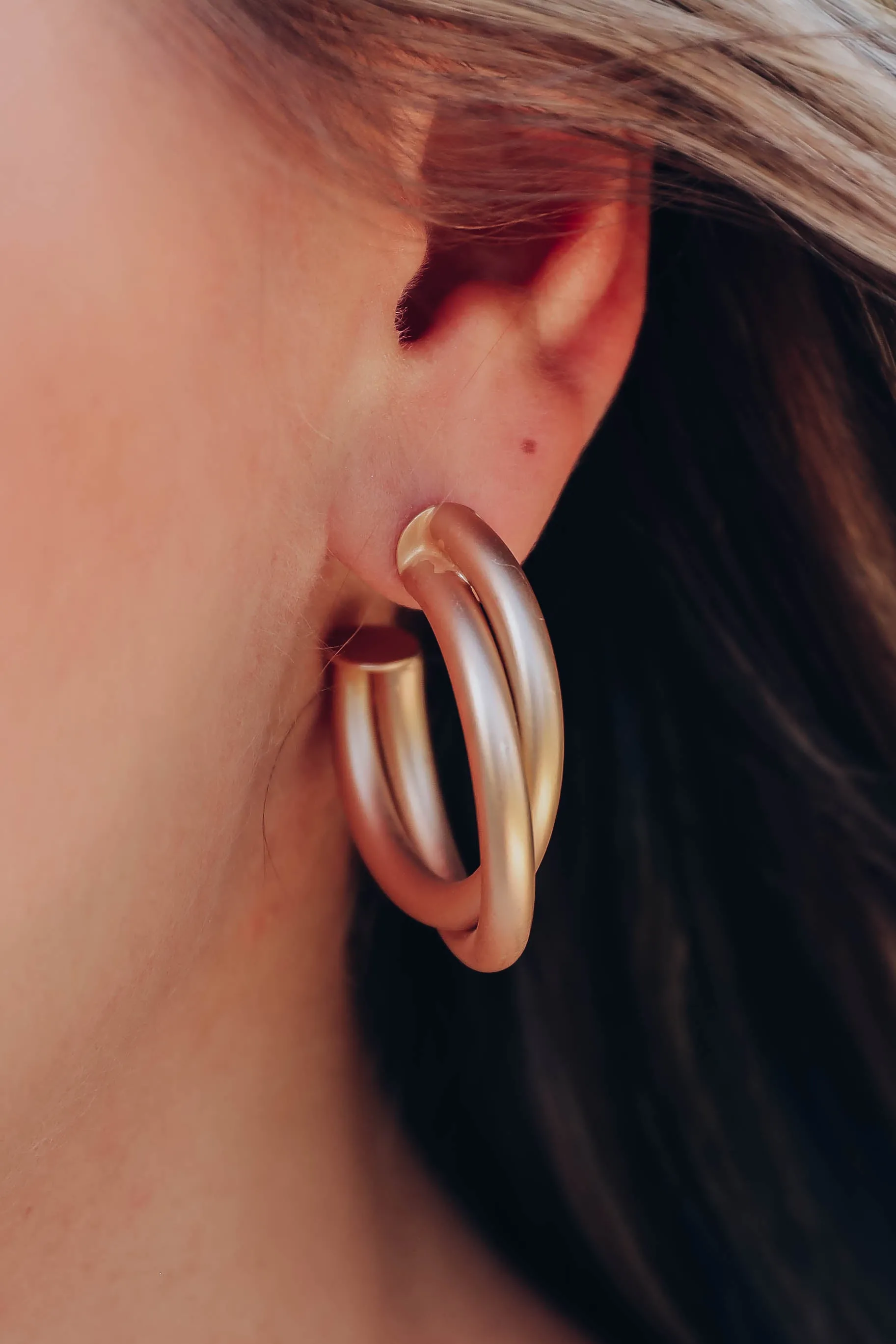 Sheba Twisted Hoop Earrings - Matte Gold