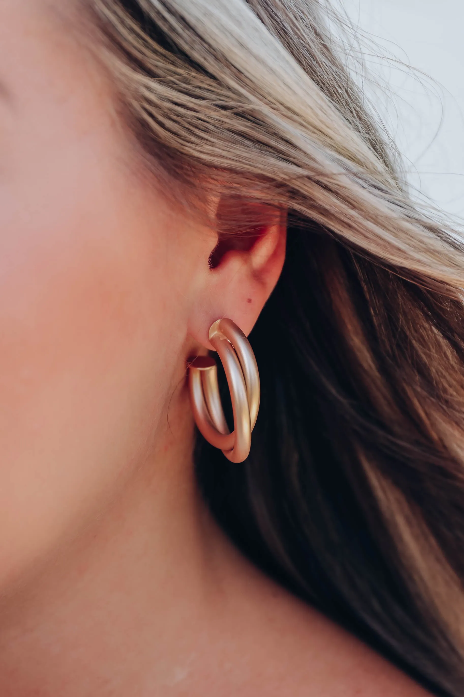 Sheba Twisted Hoop Earrings - Matte Gold