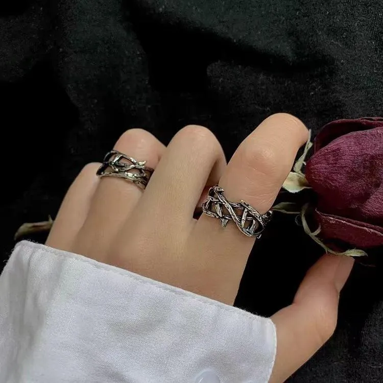 Vintage Dark Cold Wind Vine Thorns Ring Men's And Women's Ins Trendy Jewelry Hip-hop Personality Niche Titanium Steel Ring
